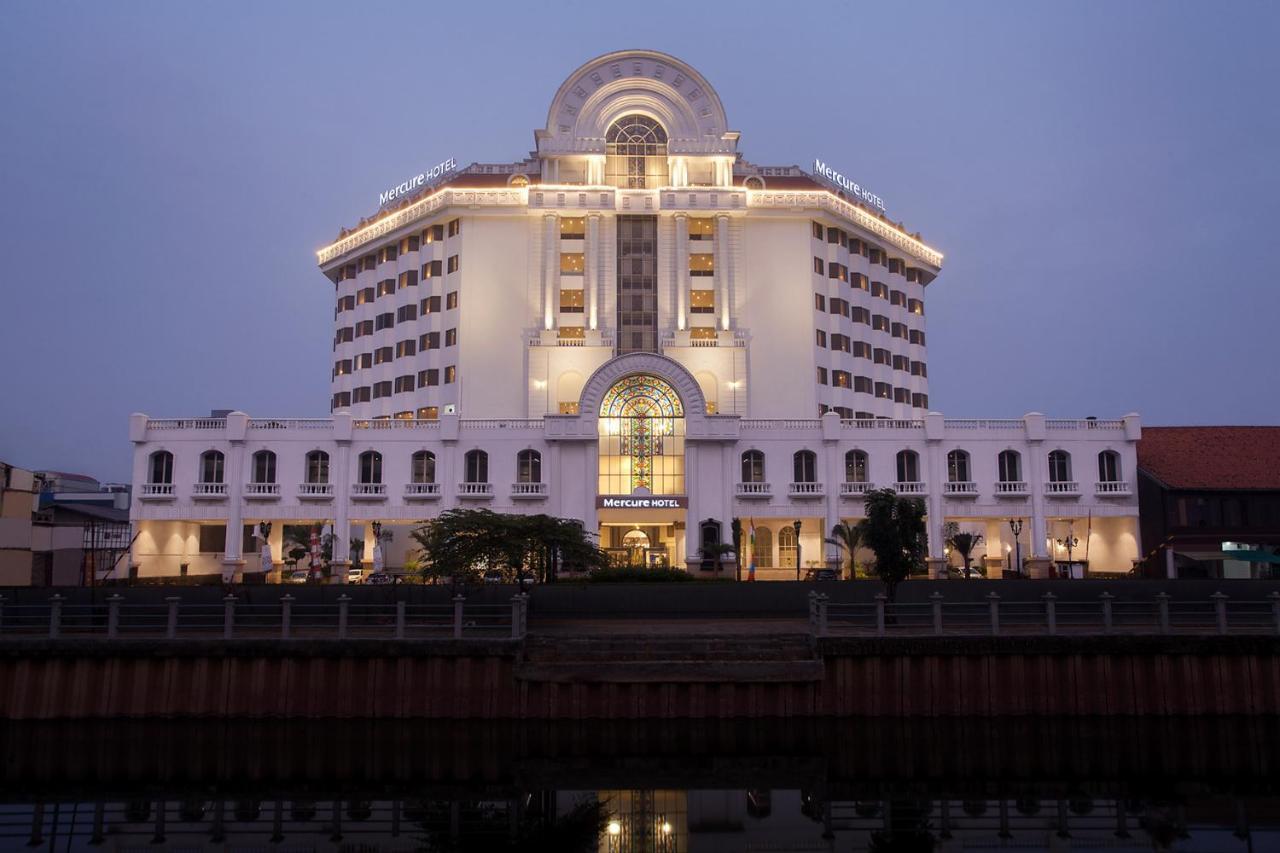 Mercure Jakarta Batavia Exterior photo