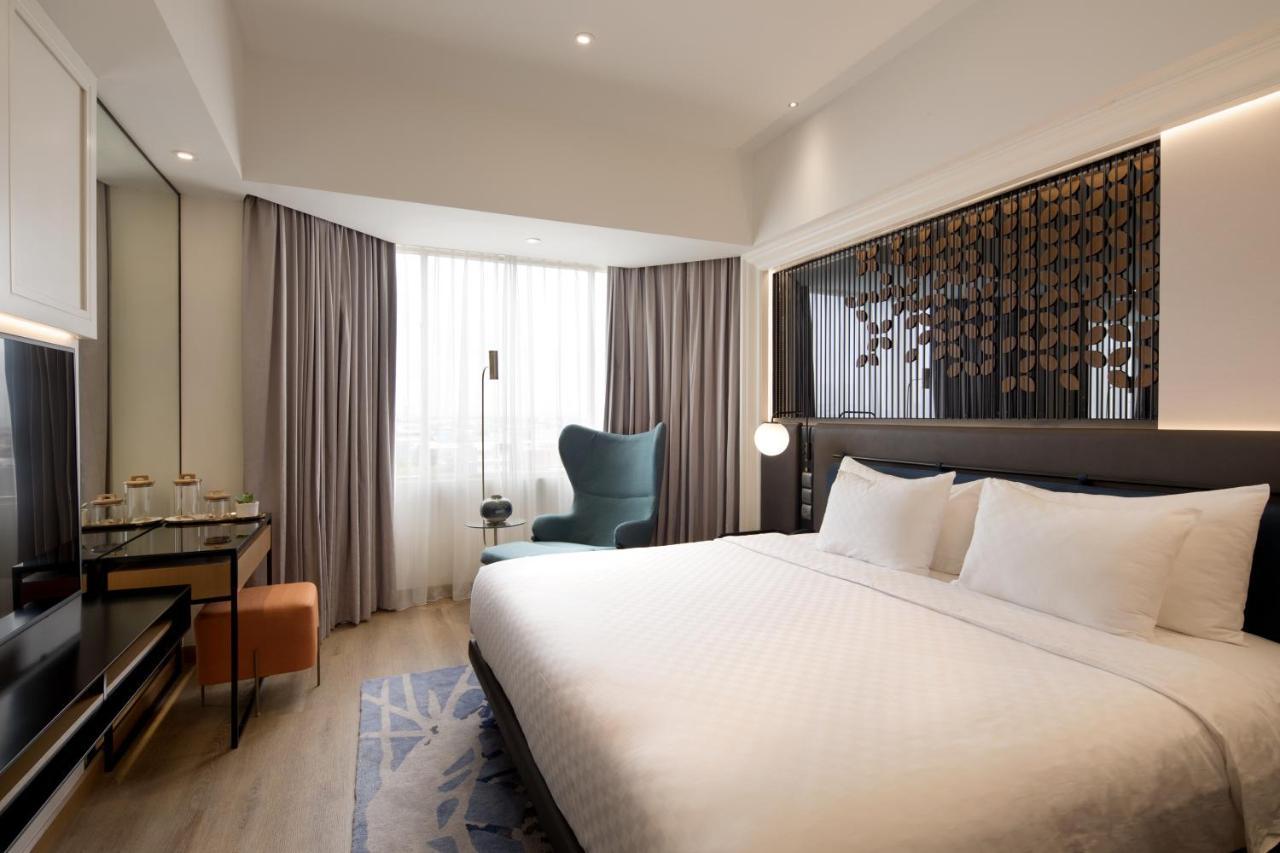 Mercure Jakarta Batavia Exterior photo