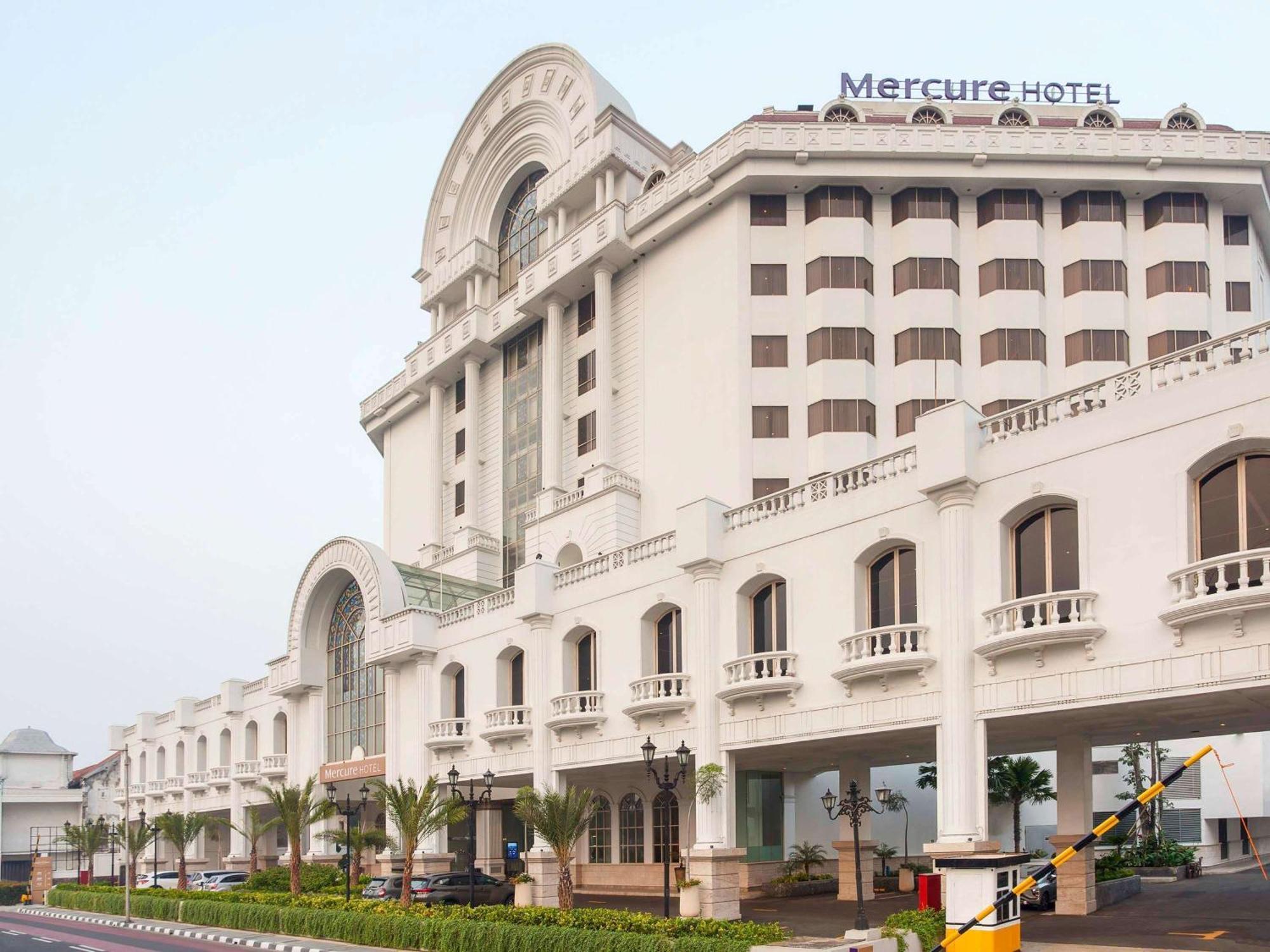 Mercure Jakarta Batavia Exterior photo